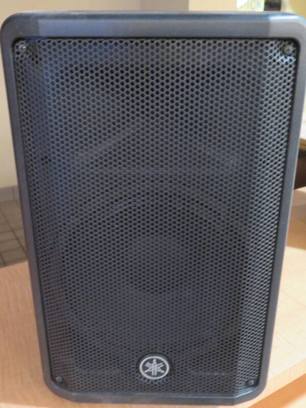 Yamaha Portable 2-Way 10" 700W Passive Loudspeaker