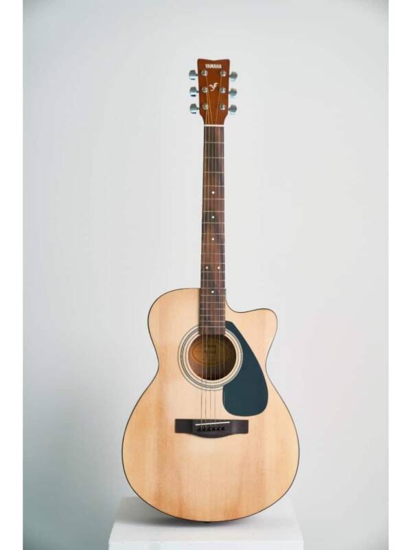 Acoustic Guitar - Body Shape : Concert Cutaway Style - Natural