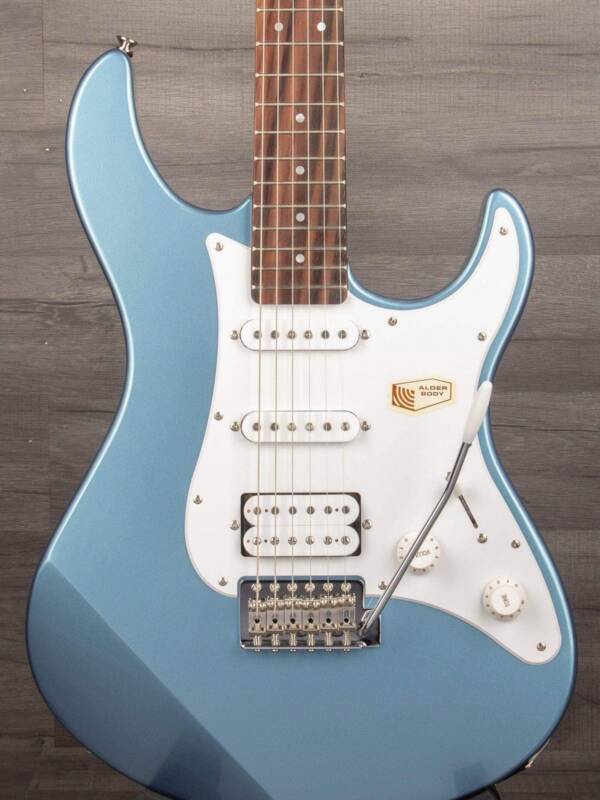 YAMAHA ELECTRIC GUITAR (LAKE PLACID BLUE)